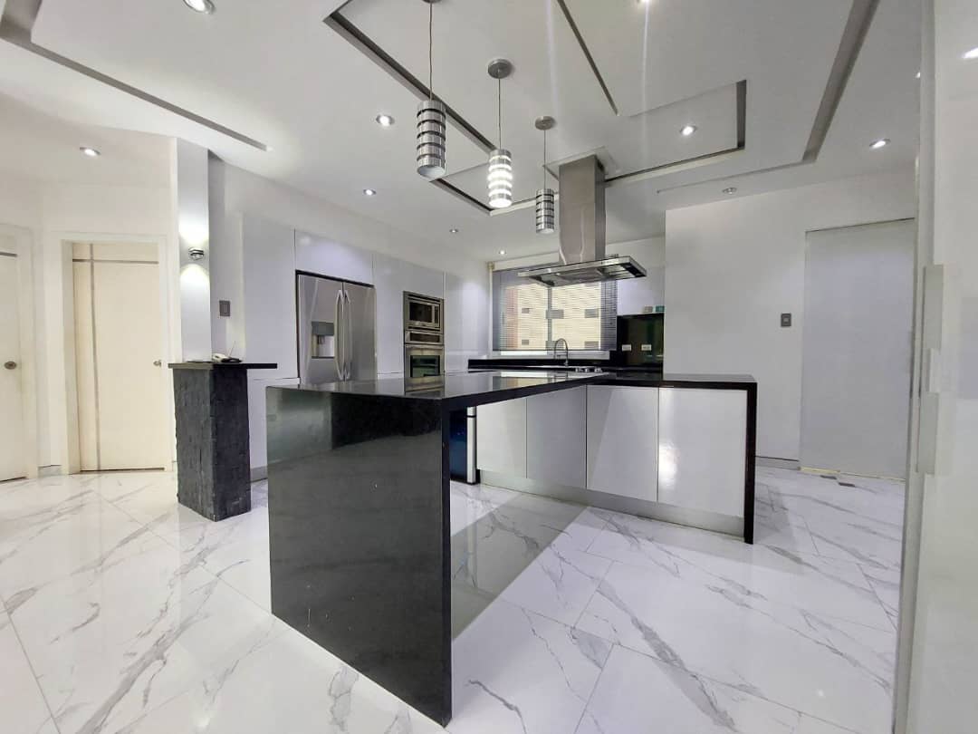 269381 En Venta EXCLUSIVO APARTAMENTO DE LUJO. RES GRAN MANDALAY. Urb  EL BOSQUE 