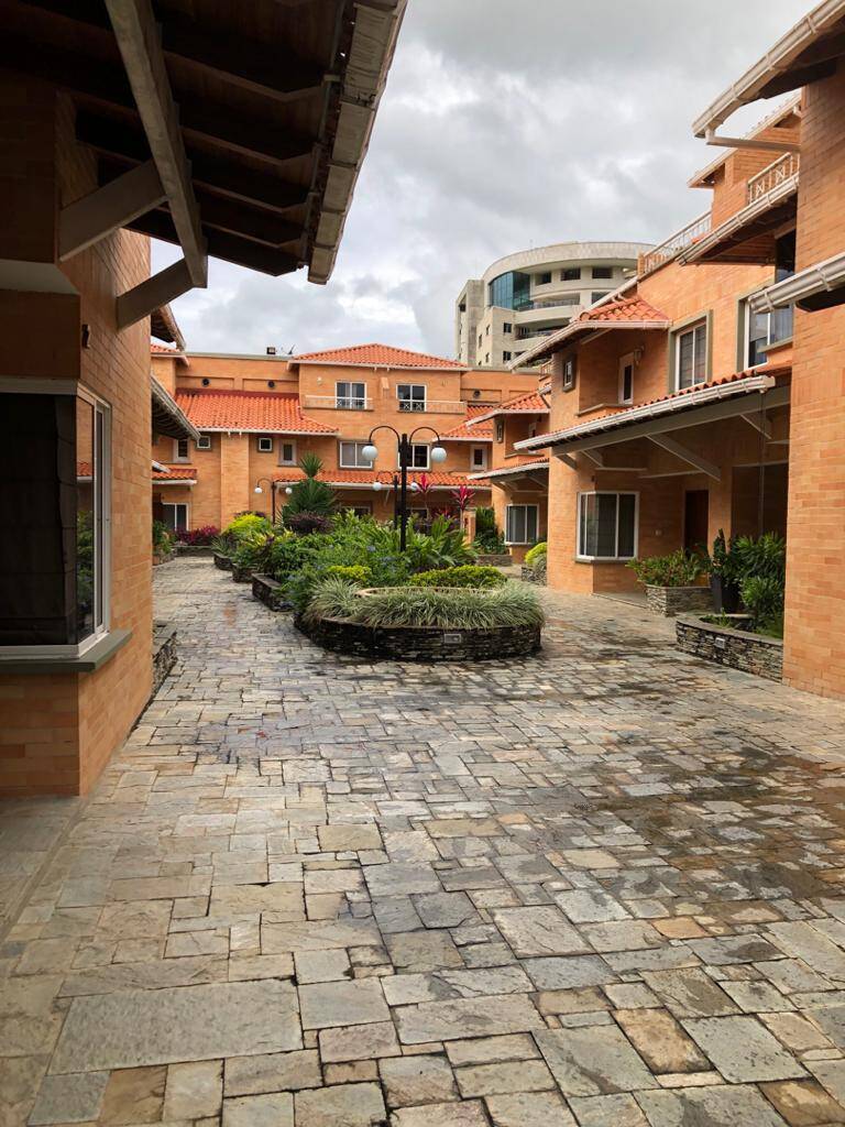 276739 Alquiler bello Townhouse en Villas del Country, terrazas del country, Guataparo, Valencia, ve
