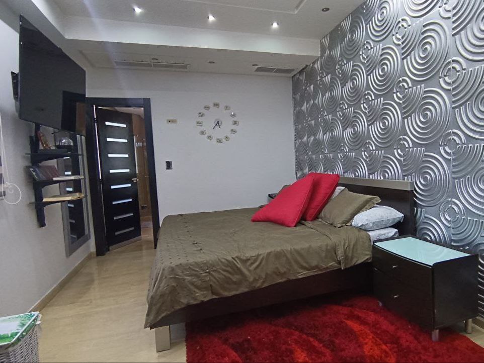 277240 VENTA ESPECTACULAR PENT HOUSE 3 niveles 800m2, Urbanización El Bosque. valencia, estado carab