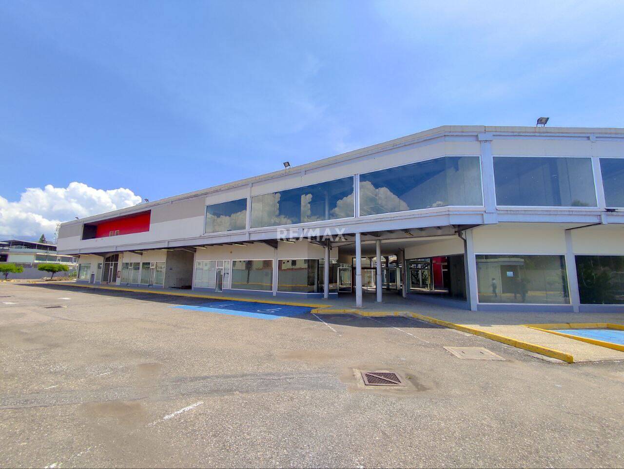 277264  En venta excelente local comercial 70m2, en obra gris, ubicado en Planta Baja PB, se encuent