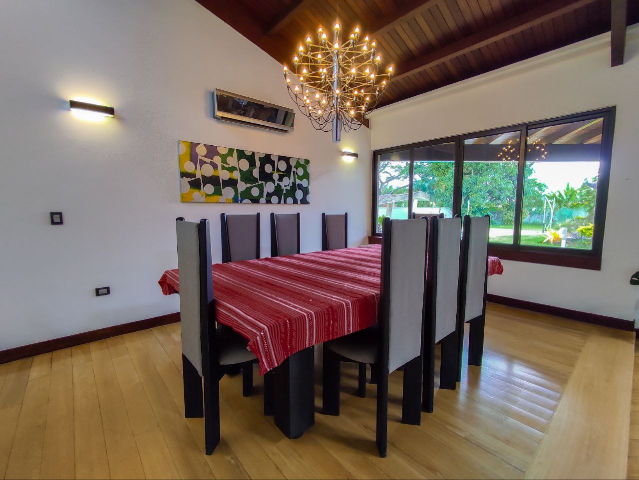 264435  En Venta  Espectacular casa con piscina en El Solar, Guataparo, Valencia. Venezuela
